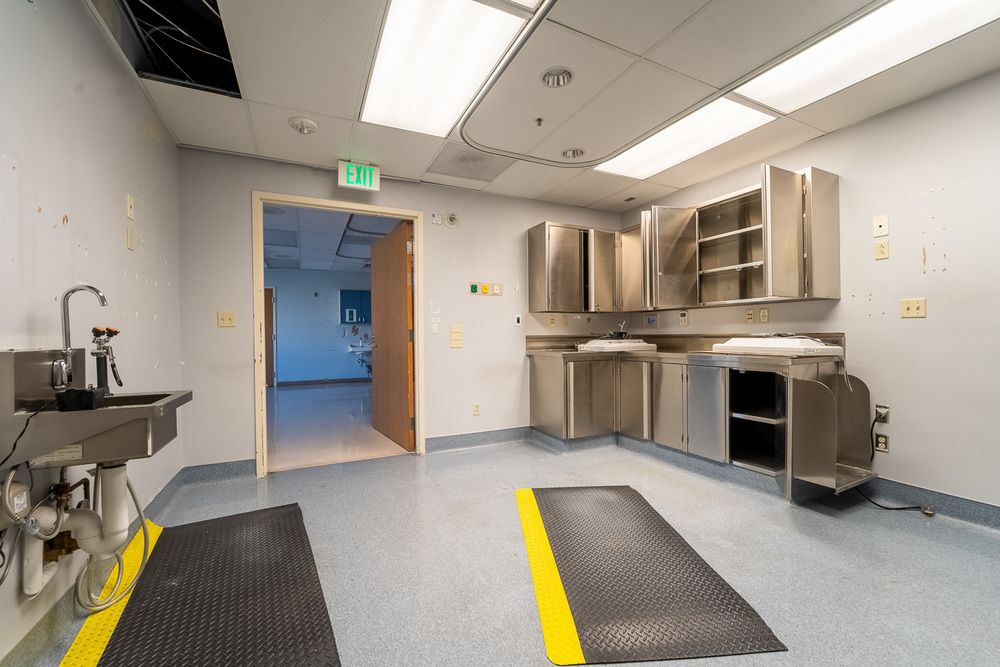 Veterans Affairs Outpatient Clinic: 351 Hartnell Ave, Redding, CA 96002